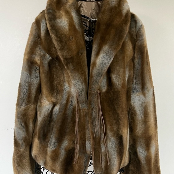 MCM Jeans Jacket Small/Medium Fur Blue grey/Pecan/Sorrel Colors like new - Picture 9 of 9